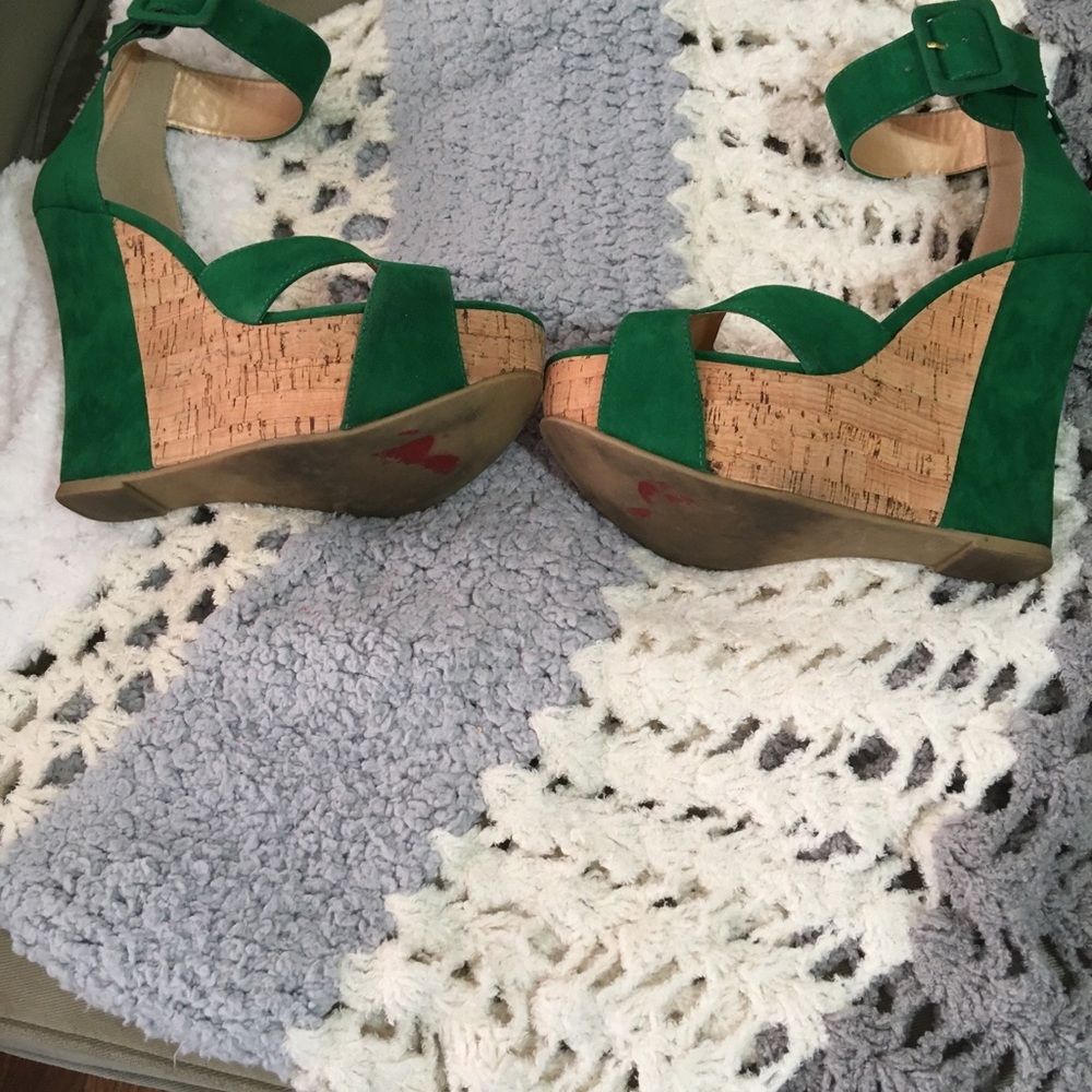 Shoe - Picture 4 of 4